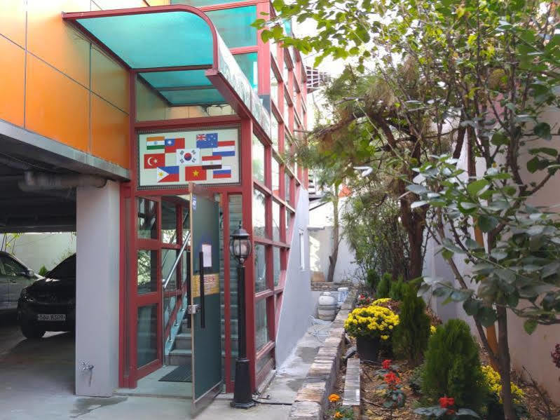 Embassy Guesthouse Itaewon ソウル特別市 エクステリア 写真